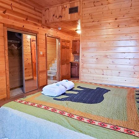 Treetop Tranquilty Sevierville Exterior photo
