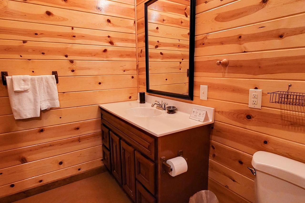 Treetop Tranquilty Sevierville Exterior photo