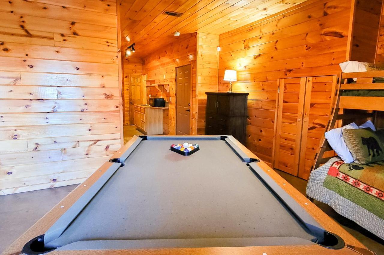 Treetop Tranquilty Sevierville Exterior photo