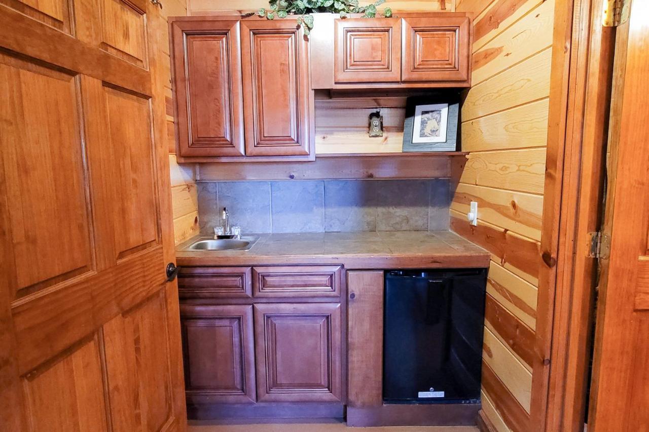 Treetop Tranquilty Sevierville Exterior photo