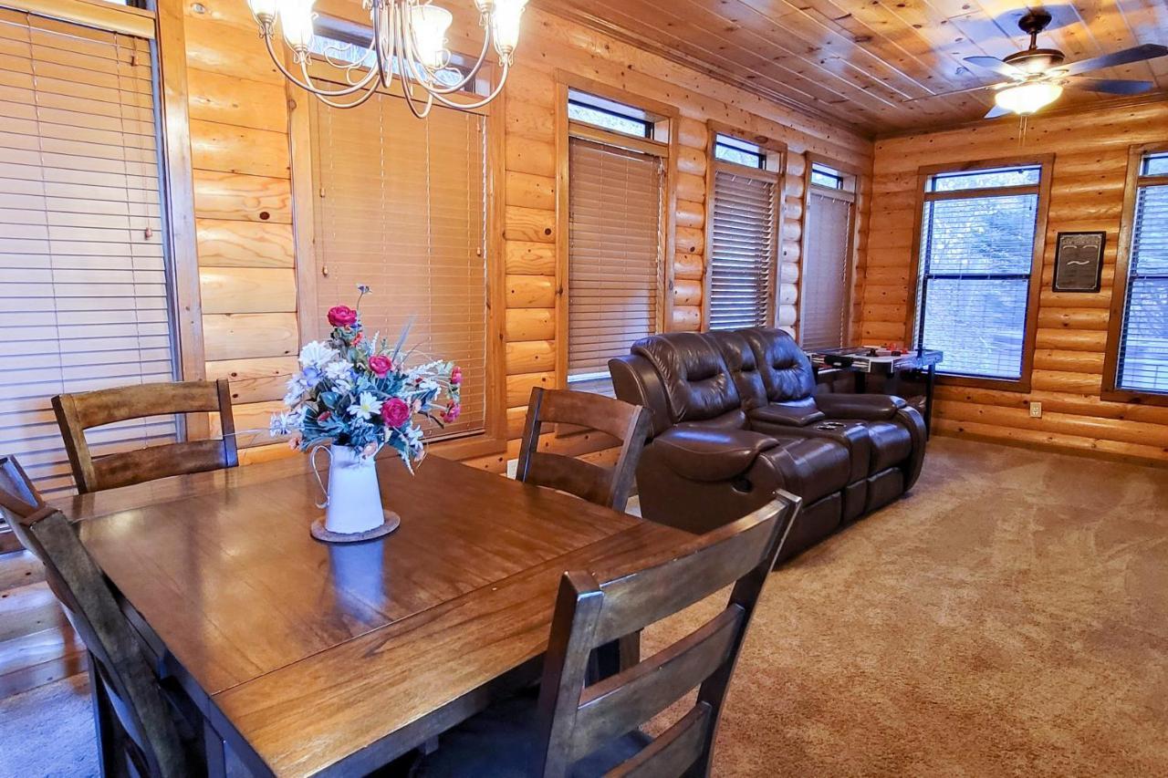 Treetop Tranquilty Sevierville Exterior photo