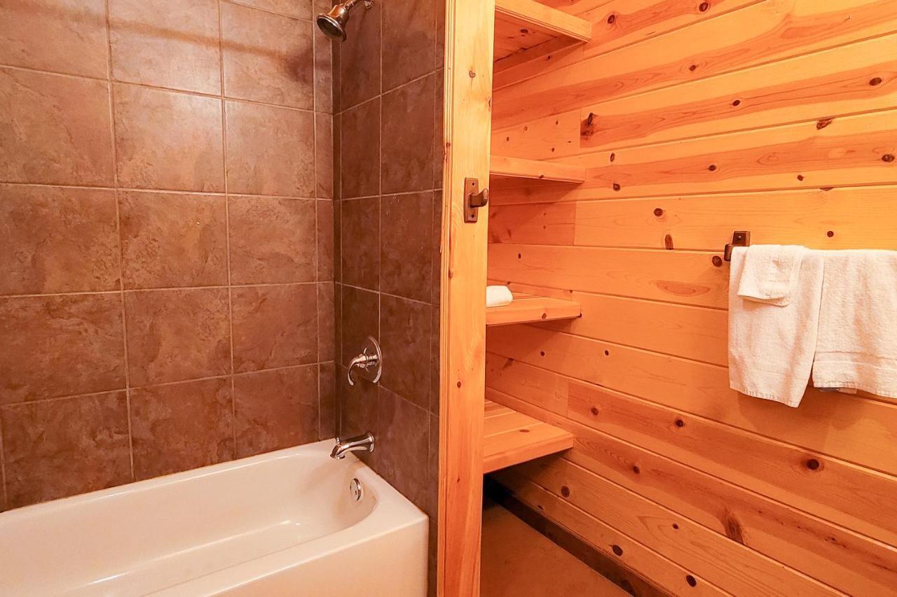Treetop Tranquilty Sevierville Exterior photo